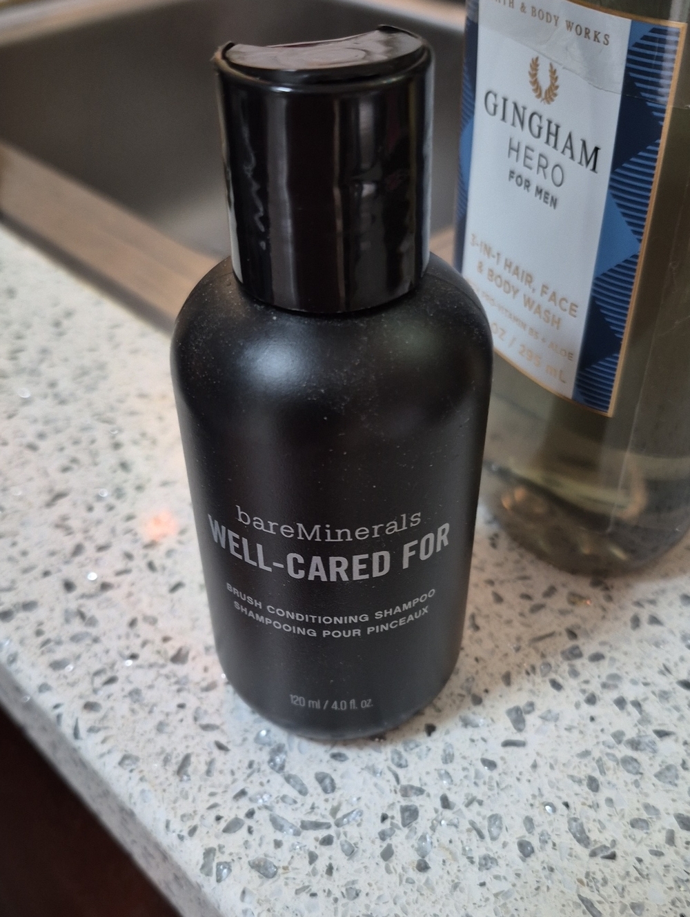 bareMinerals Brush Conditioning Shampoo – Black Bottle